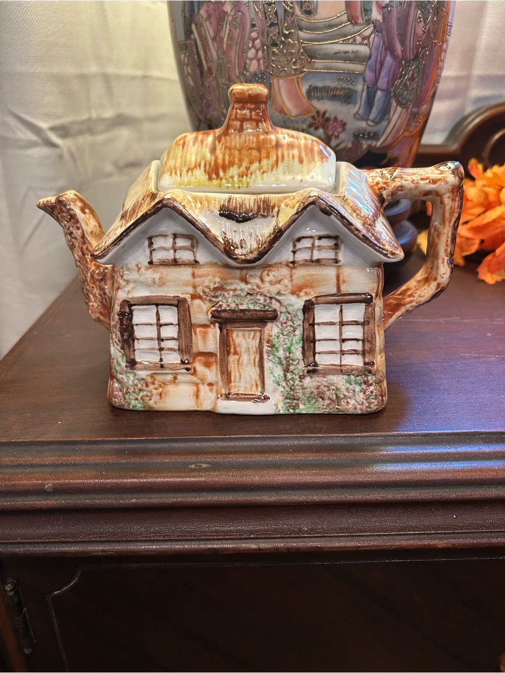 Vintage Price Kensington ye olde Cottage Ceramic Teapot